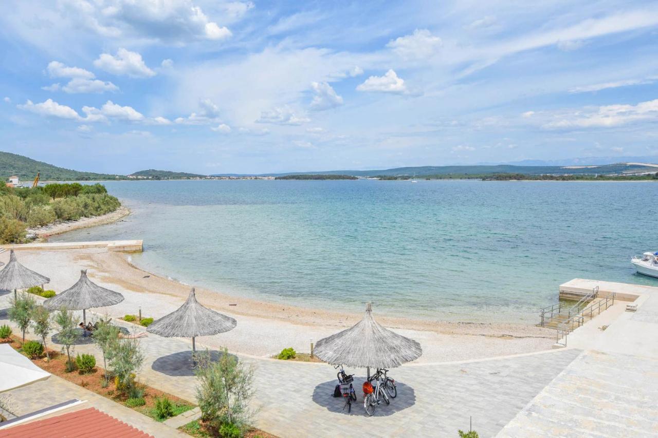 Apartment L And S On The Beach Ugrinici Dış mekan fotoğraf